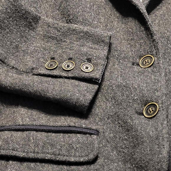 Abercrombie & Fitch Wool Blazer - Dark Gray with Crest - Picture 4 of 8